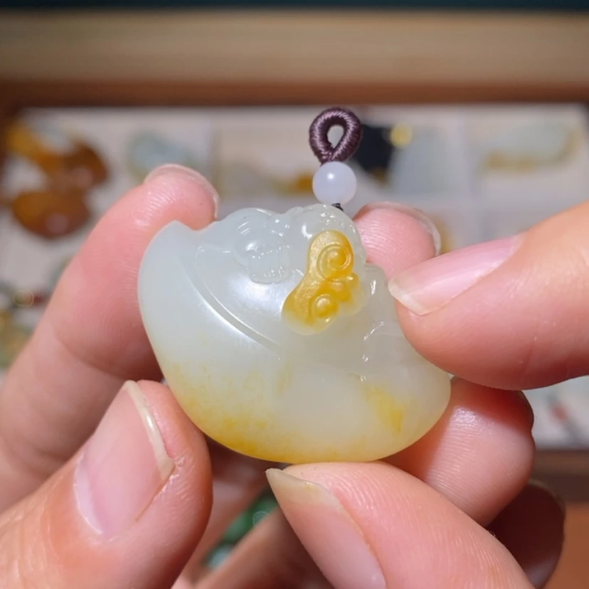 【闪购商品】颈饰未镶嵌和田玉（糖玉）