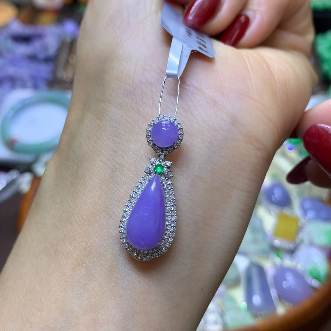 【闪购商品】翡翠颈饰18K金镶嵌摇***翡翠