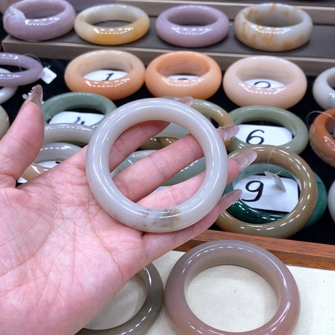 石英质玉未镶嵌手镯