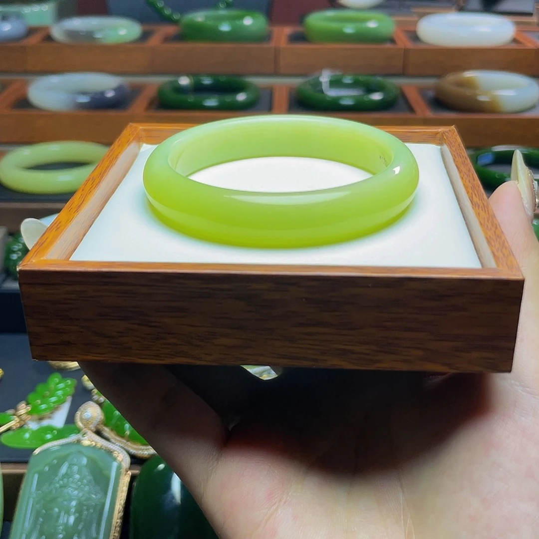 和田玉和田玉黄口手镯55未镶嵌