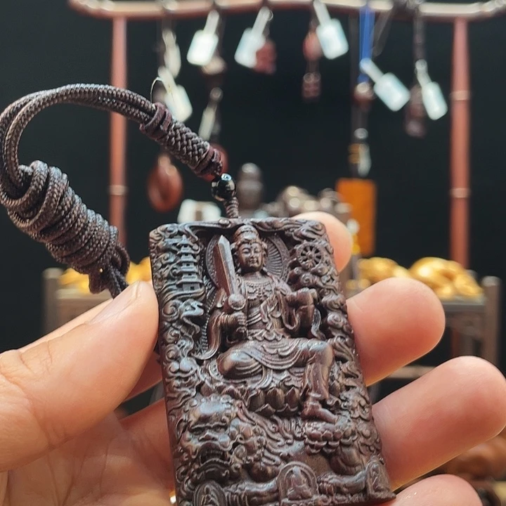 五***飞檀香紫檀（小叶紫檀）文殊牌
