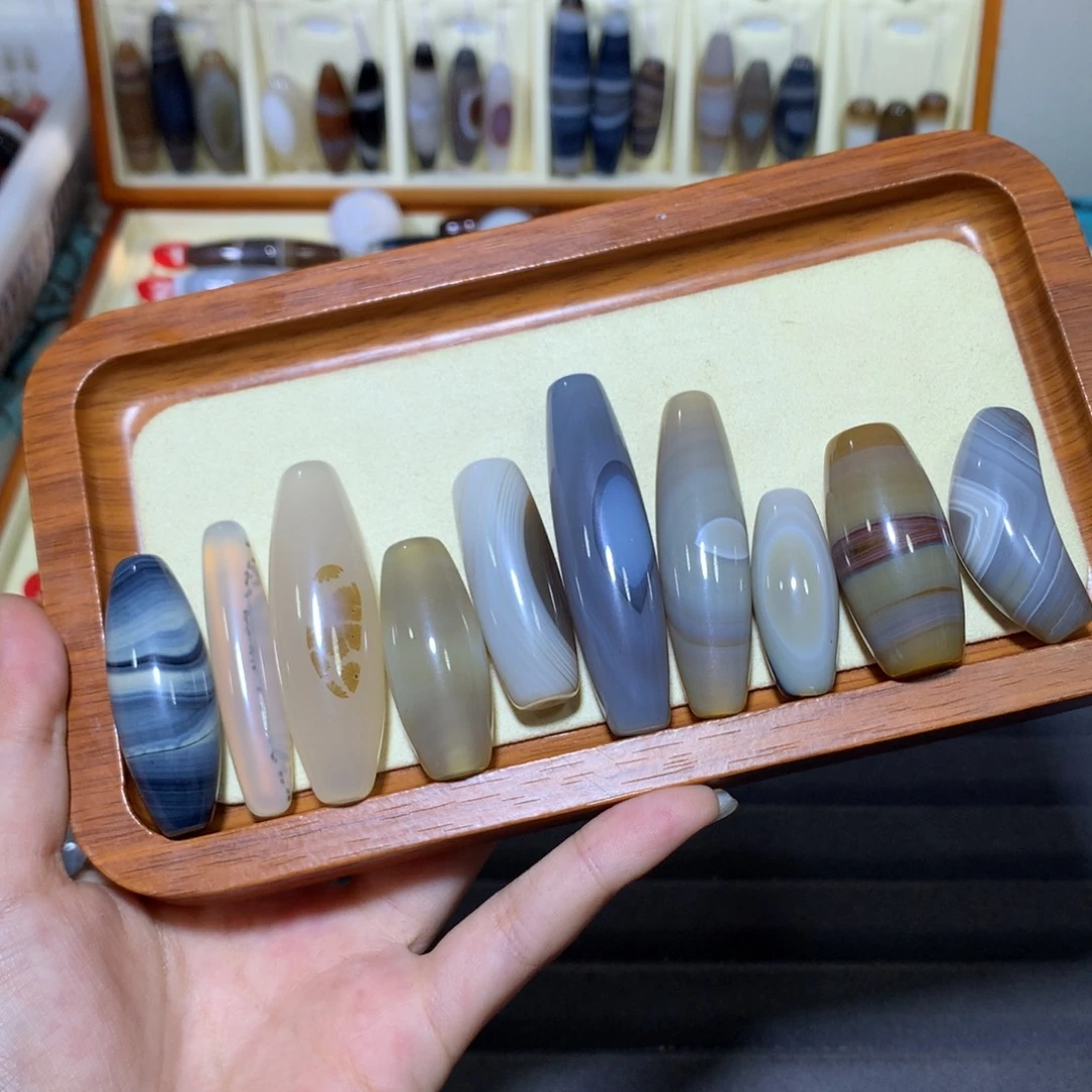 草***姐玛瑙/玉髓未镶嵌颈饰