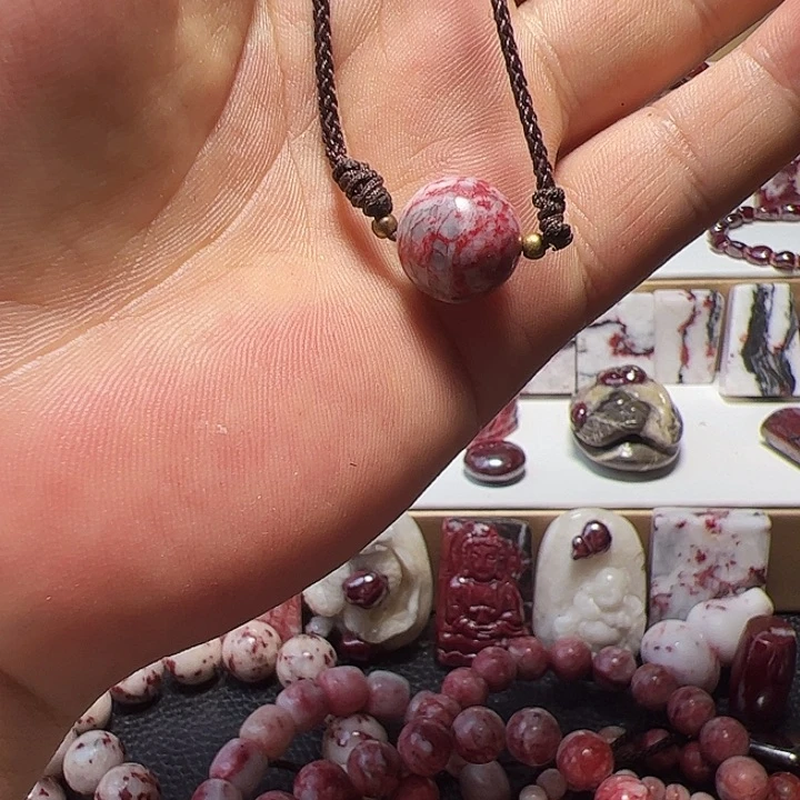 天然辰砂朱砂原石工艺品