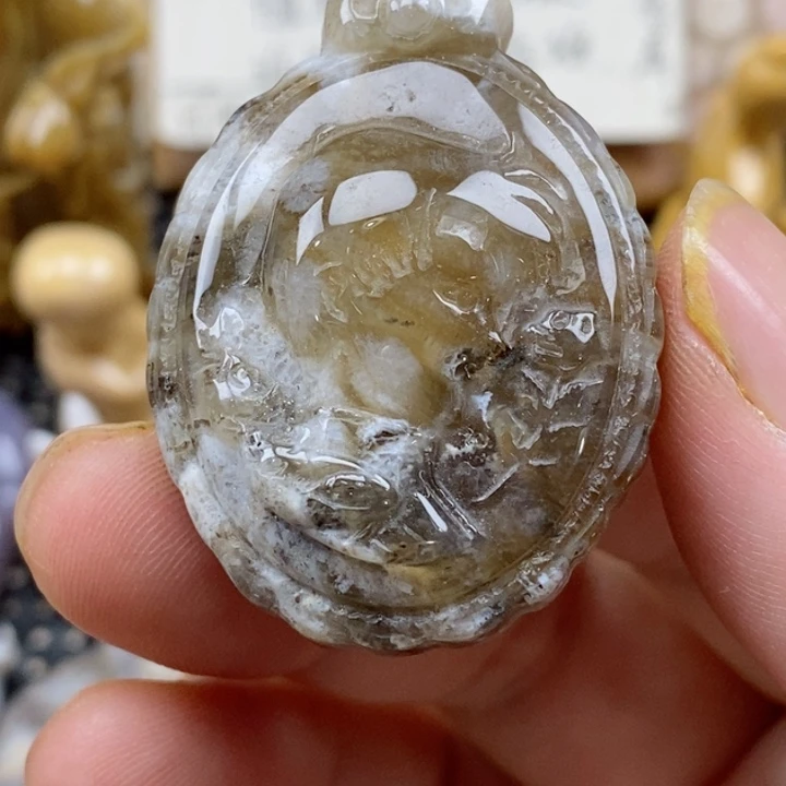 颈饰未镶嵌硅化珊瑚（珊瑚玉）