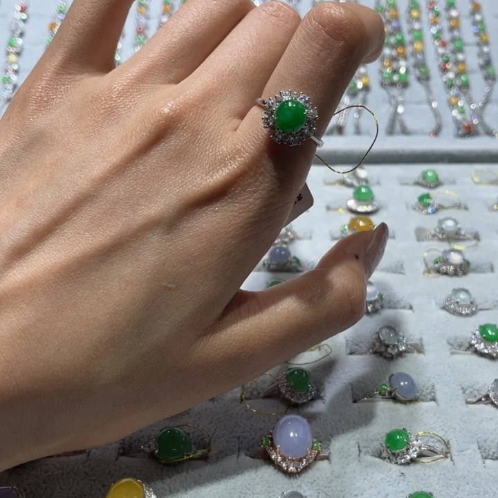 翡翠戒指未镶嵌翡翠