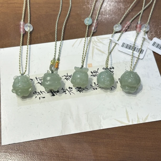 天然和田玉生肖萌宠 可爱生肖挂件 18mm左右 拍一发一
