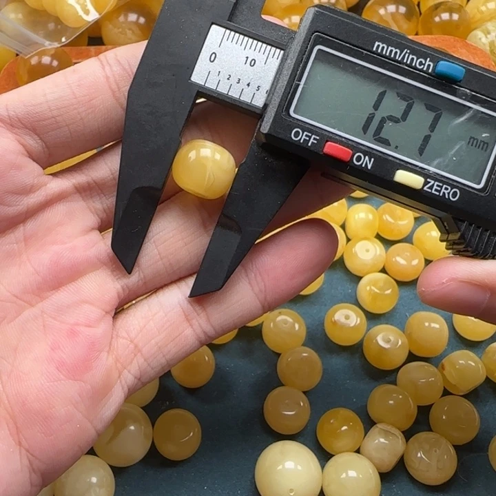 蜜蜡未镶嵌珠宝奇石天然400
