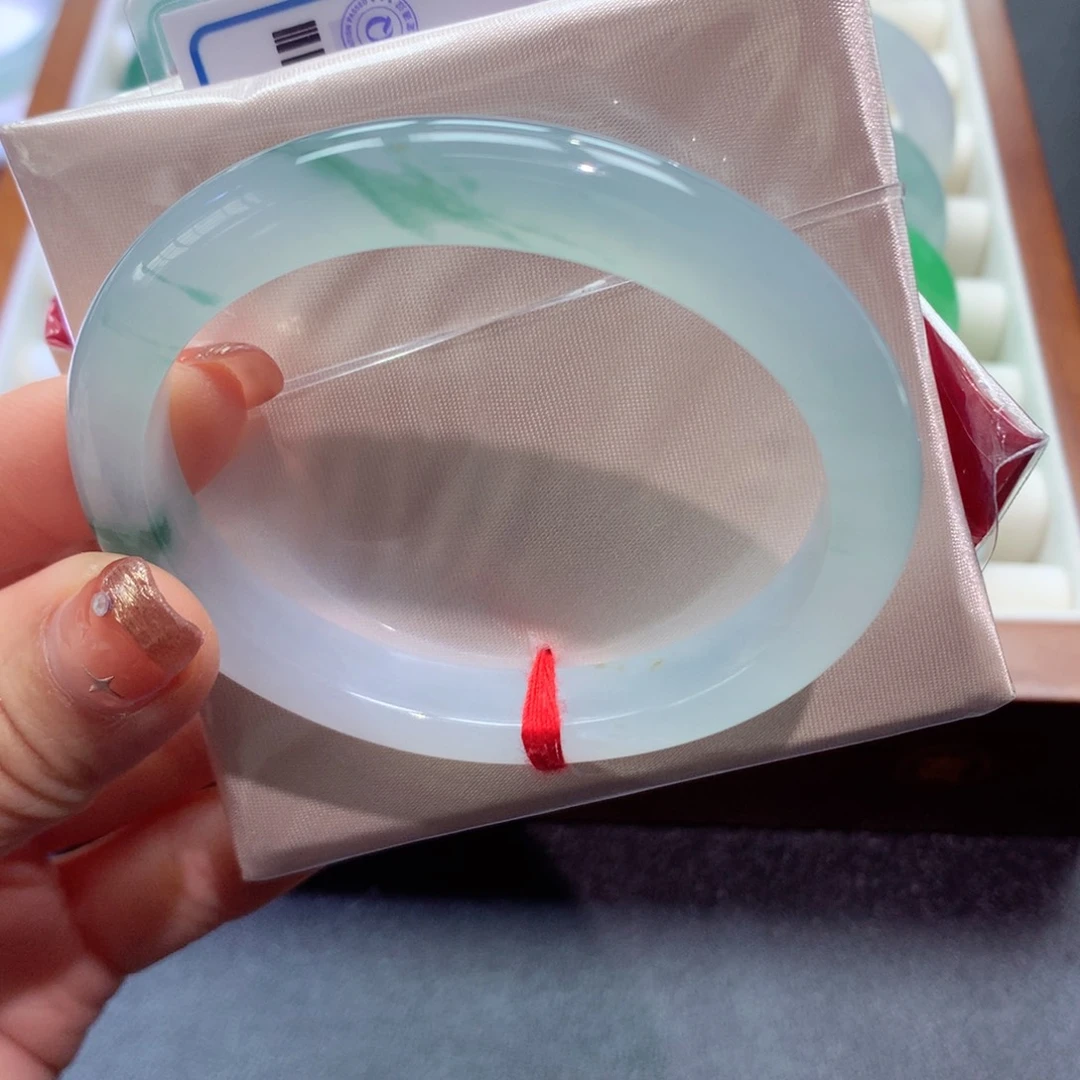 翡翠未镶嵌手镯32号