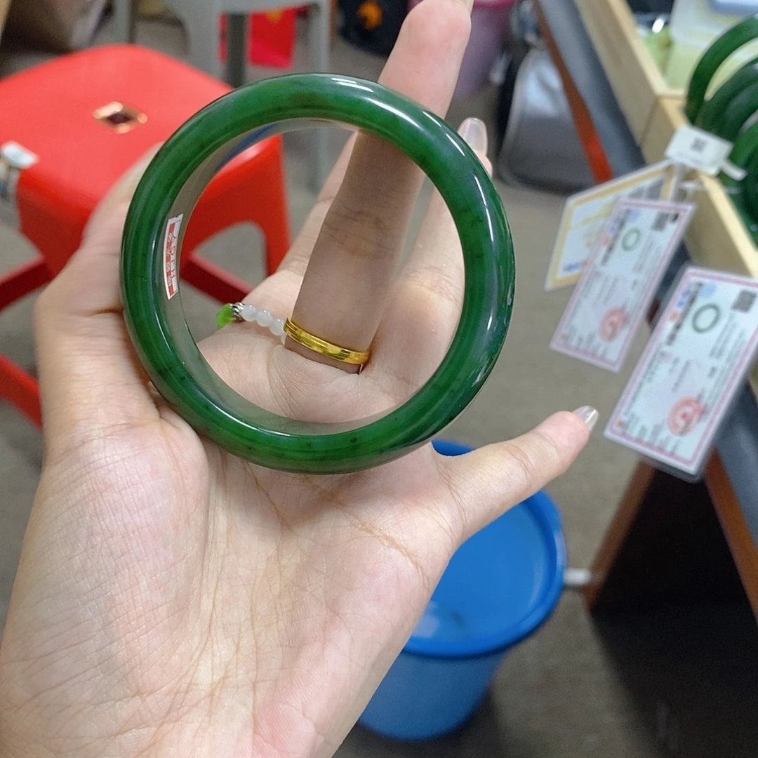 西***店未镶嵌手链和田玉