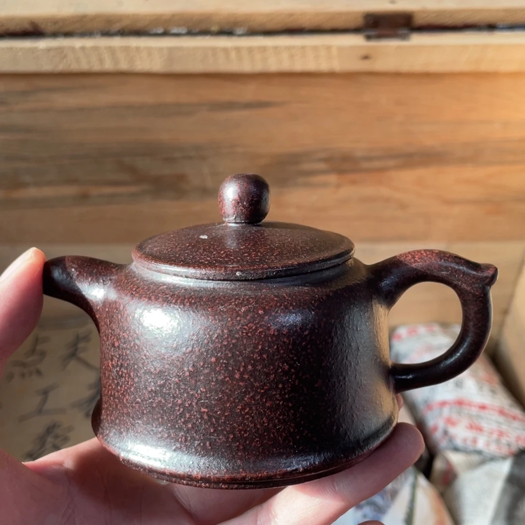 紫砂茶壶老厂紫砂壶一件。