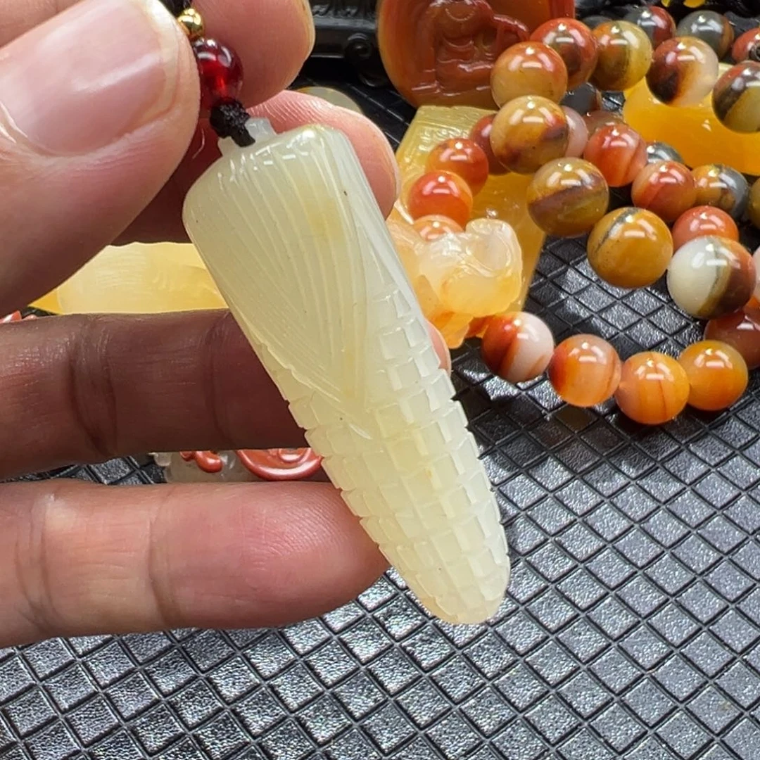 石英质玉合金颈饰