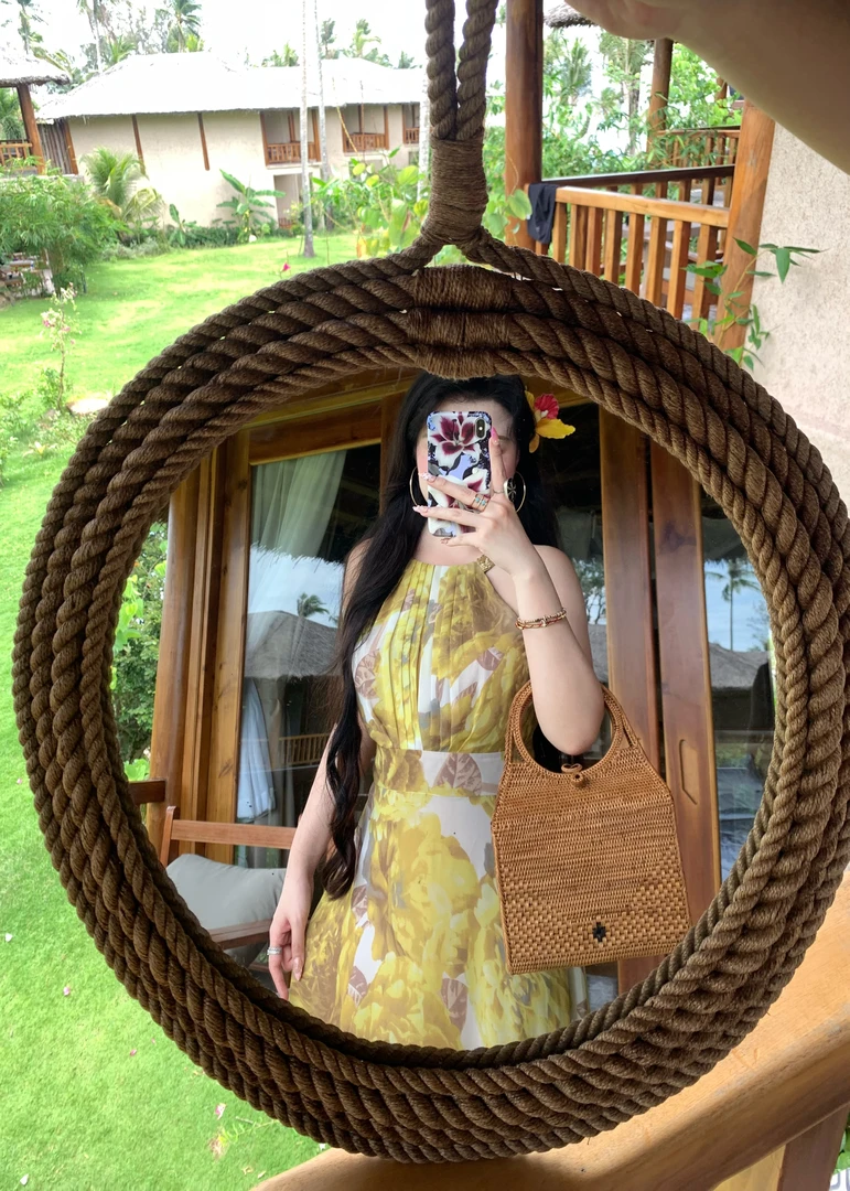 《新品》2025春夏贵气黄色大花无袖挂脖气质风连衣裙长裙M180