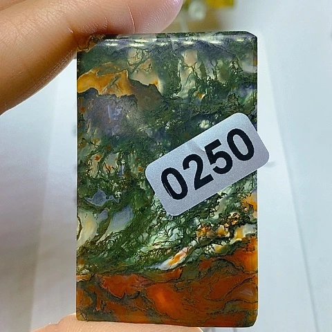 未镶嵌颈饰玛瑙/玉髓峰*