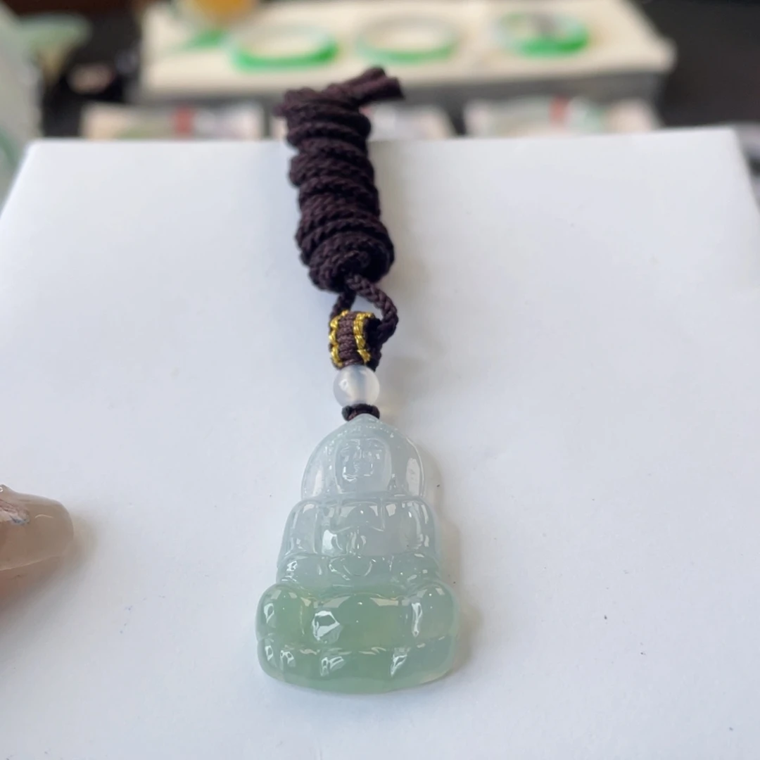 翡翠未镶嵌颈饰观音