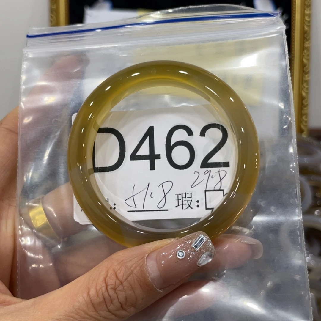 汤***汤蛇纹石玉未镶嵌手镯