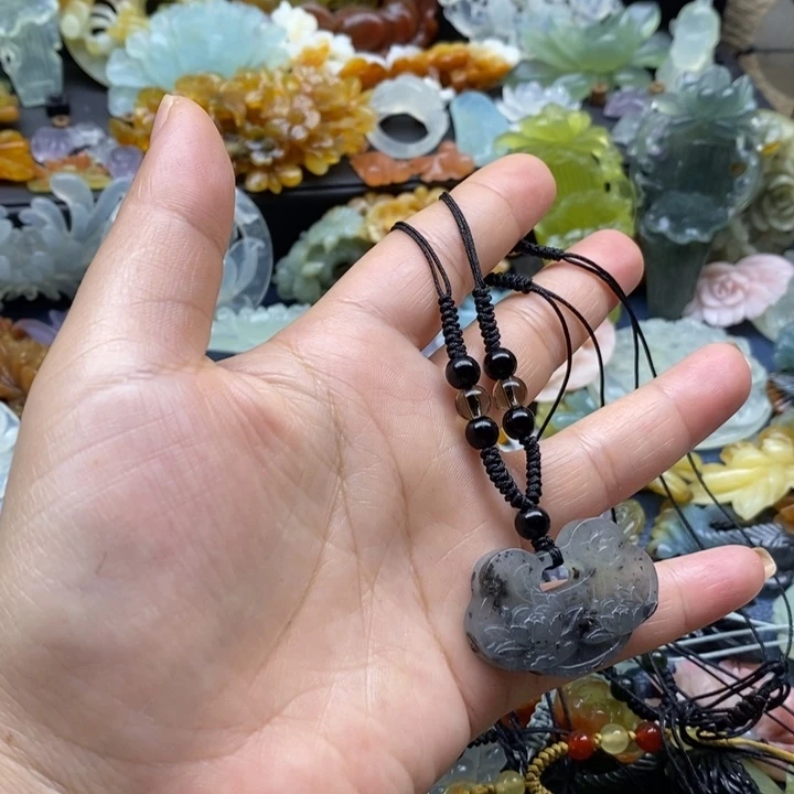 蛇纹石玉合金颈饰