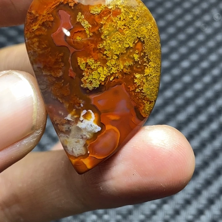 玛瑙/玉髓颈饰未镶嵌星*?