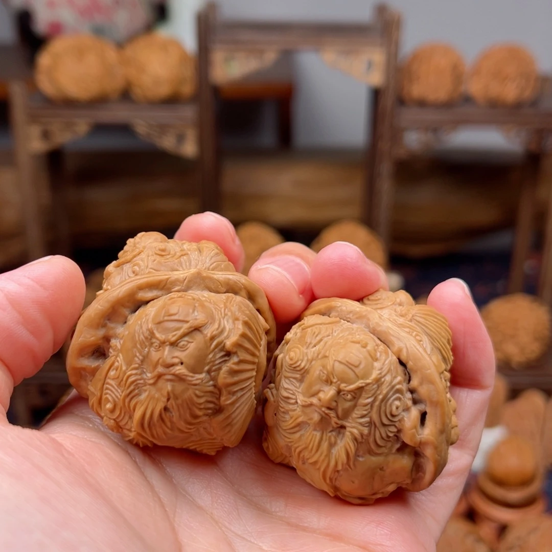 核桃把件精*有瑕疵的