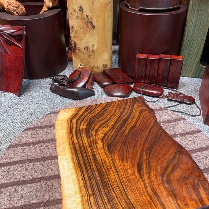 巍***然大果紫檀（缅甸花梨）