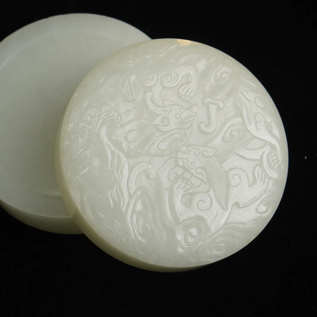 【清】白玉螭龙纹盒（高3.5cm直径7.3cm重177g）QTY498
