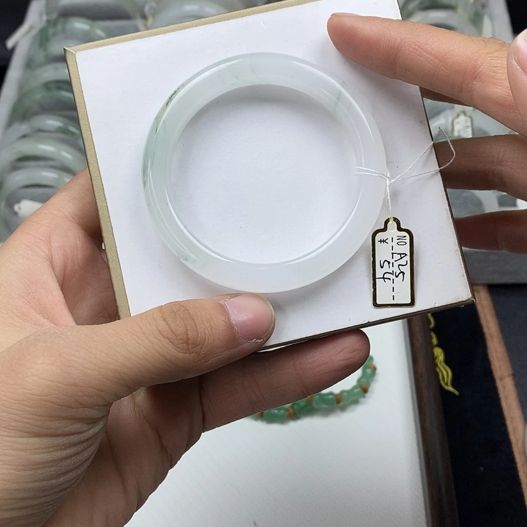 石英质玉未镶嵌手镯54圈口