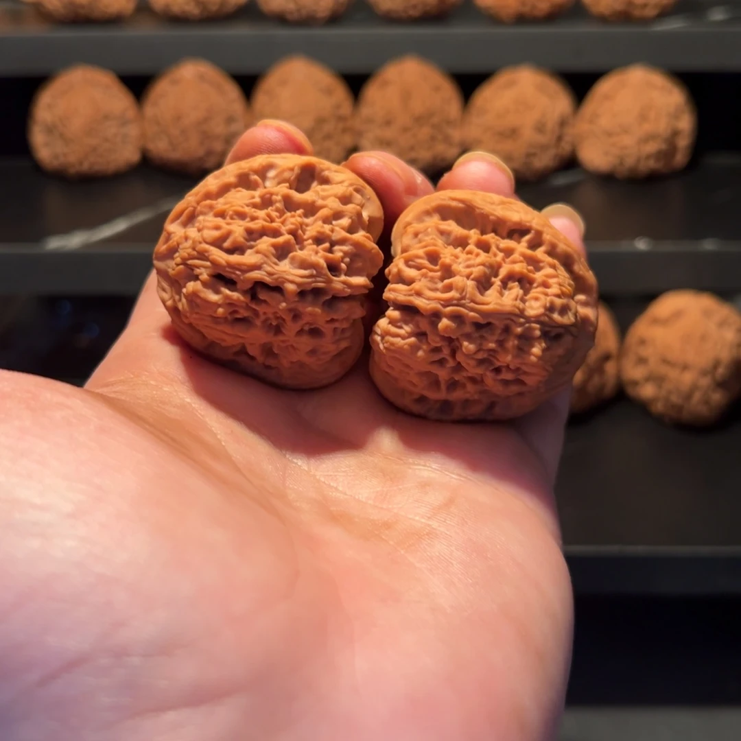 文玩核桃把件40球体南疆石（全品09