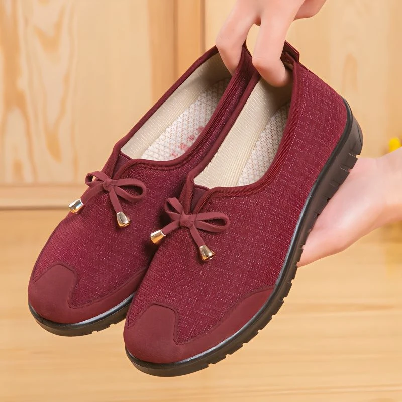 老北京布鞋女2025新款春秋透气中老年休闲防滑软底网面运动妈妈鞋