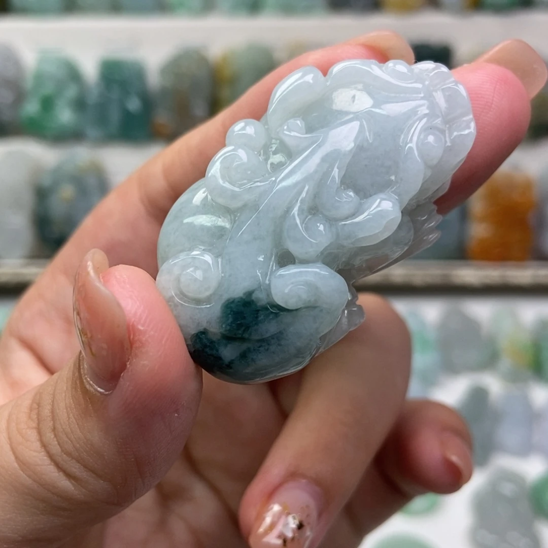 翡翠未镶嵌吊坠(赠链)