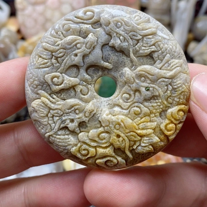 硅化珊瑚（珊瑚玉）颈饰未镶嵌