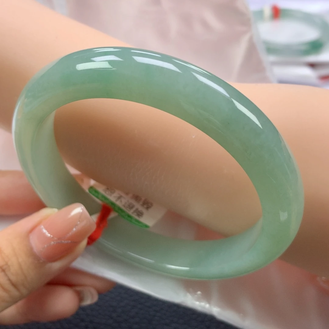 翡翠手镯未镶嵌缅甸天然翡翠手镯63正