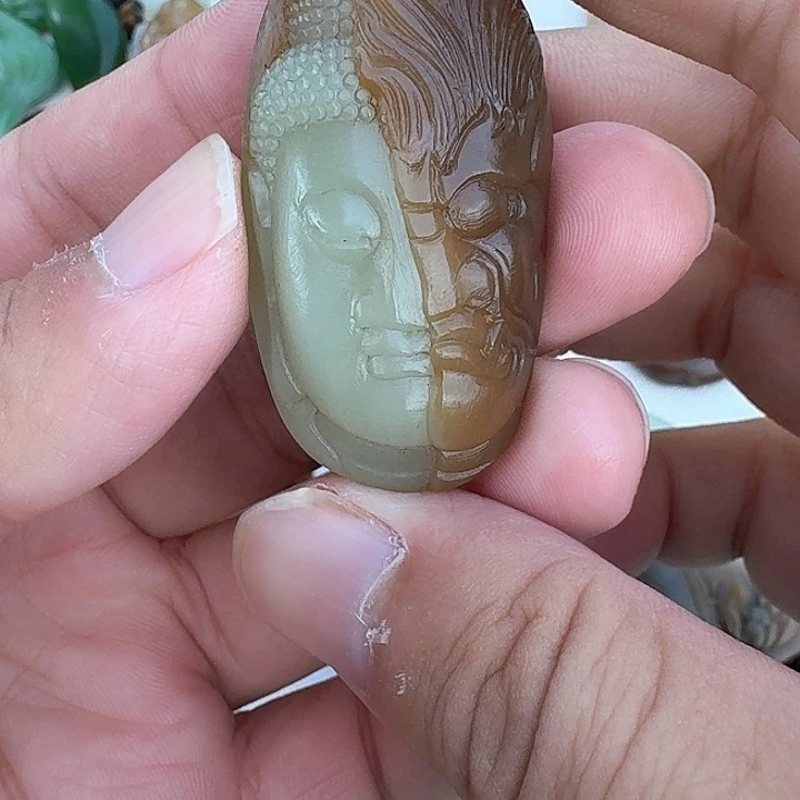 颈饰未镶嵌和田玉（糖玉）