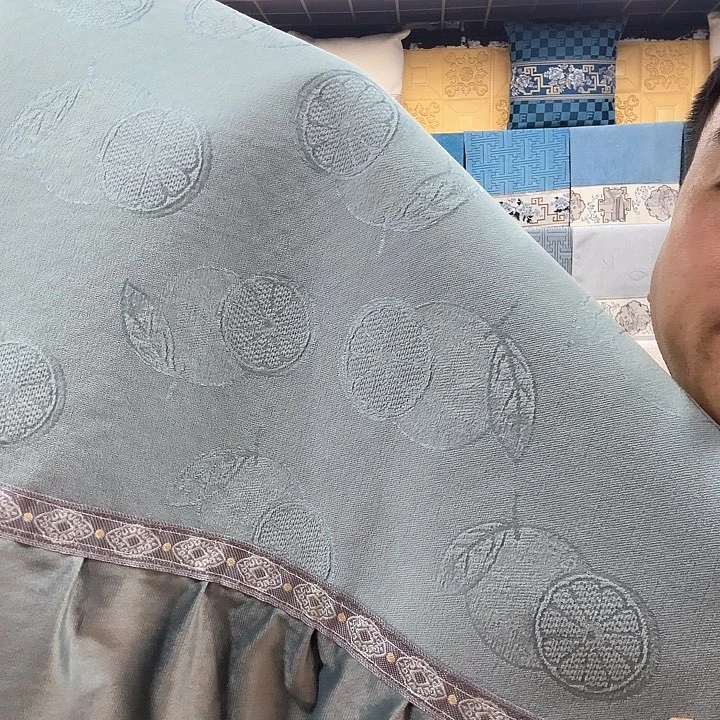 满***色雪尼尔90.210+120.180。