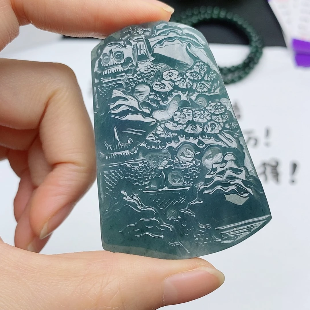 颈饰未镶嵌翡翠