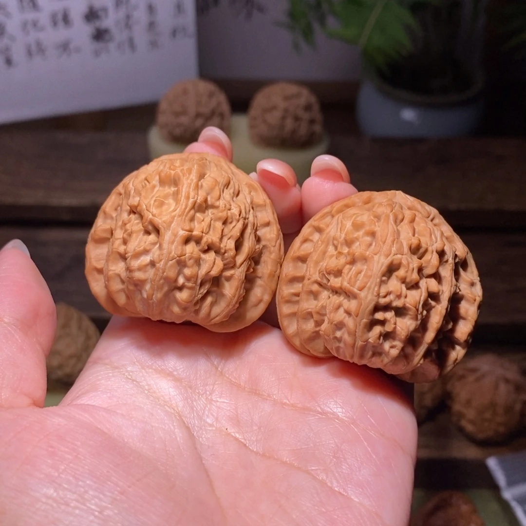 吊坠文玩核桃全品40三角白狮子头