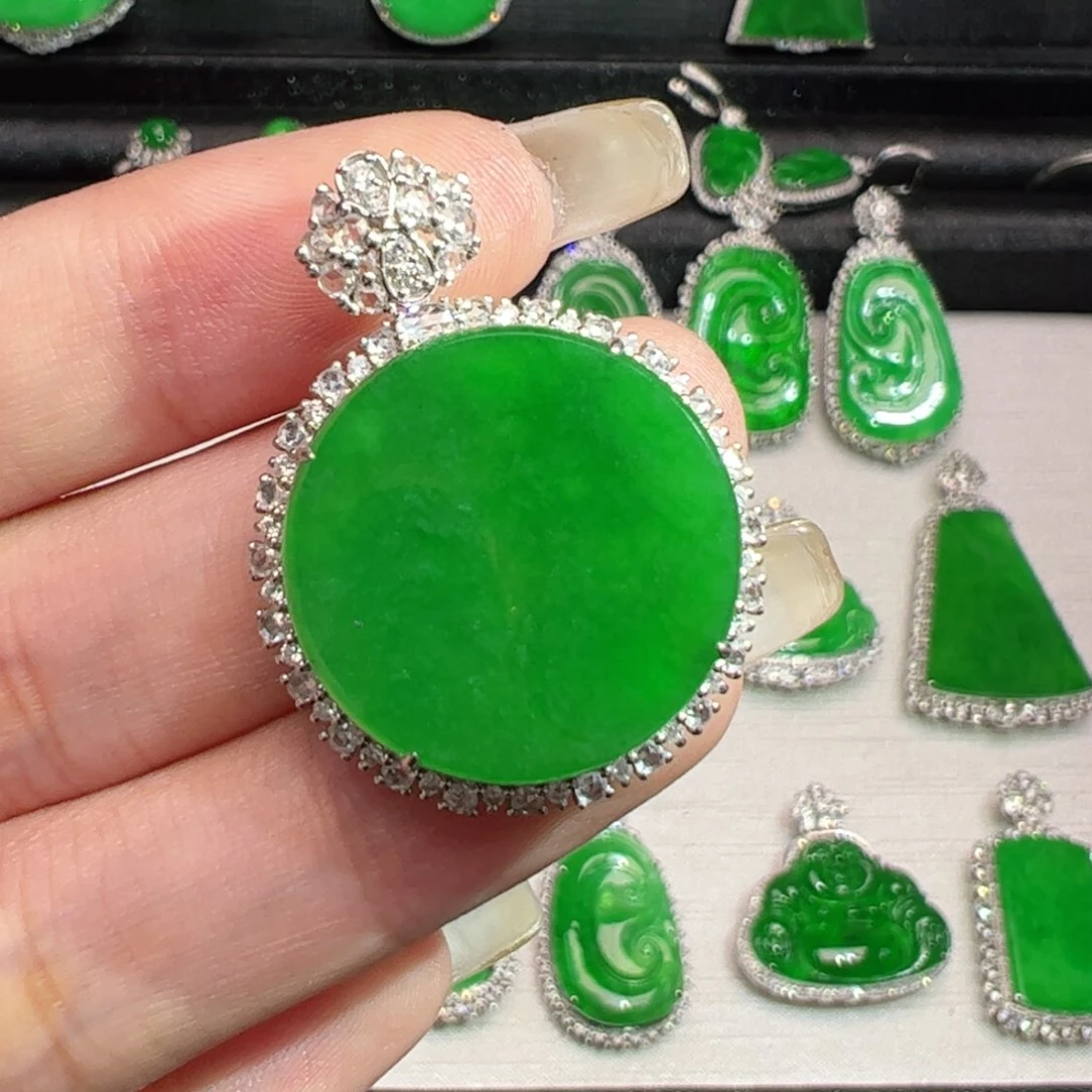 翡翠18K金镶嵌吊坠(不含链)螢*蟲