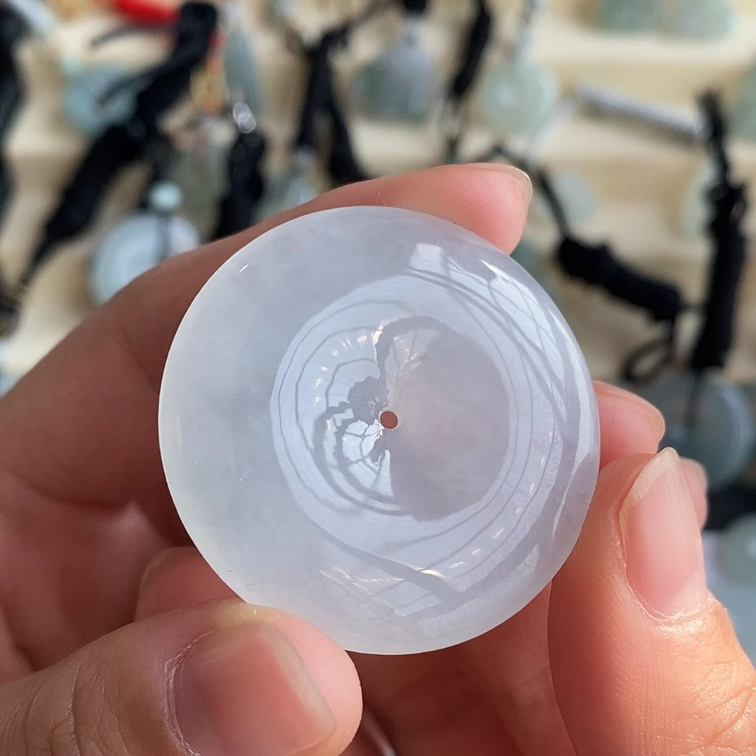 翡翠颈饰未镶嵌翡翠首饰