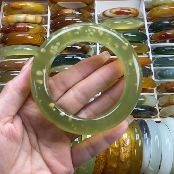 蛇纹石玉未镶嵌手镯60