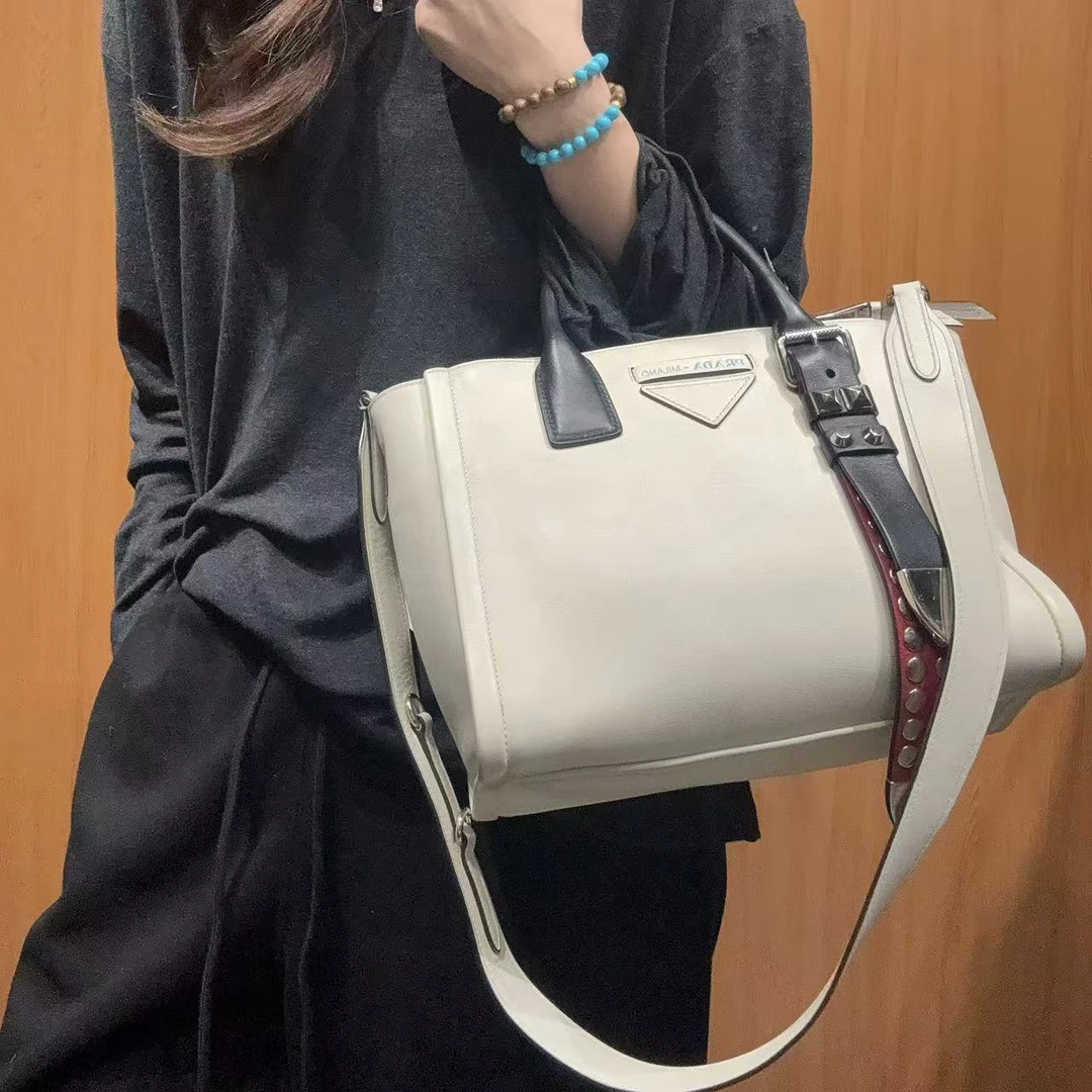 95新 Prada/普拉达 【蕾】 3LU516 白色斜挎包