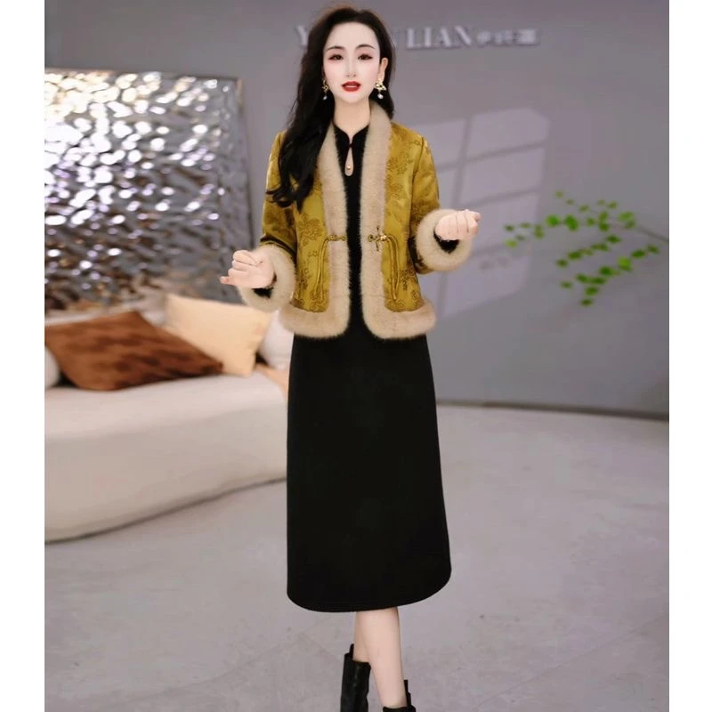 伊纤梦新中式高端时尚套装2025冬新款精致显瘦夹棉外套连衣裙套装