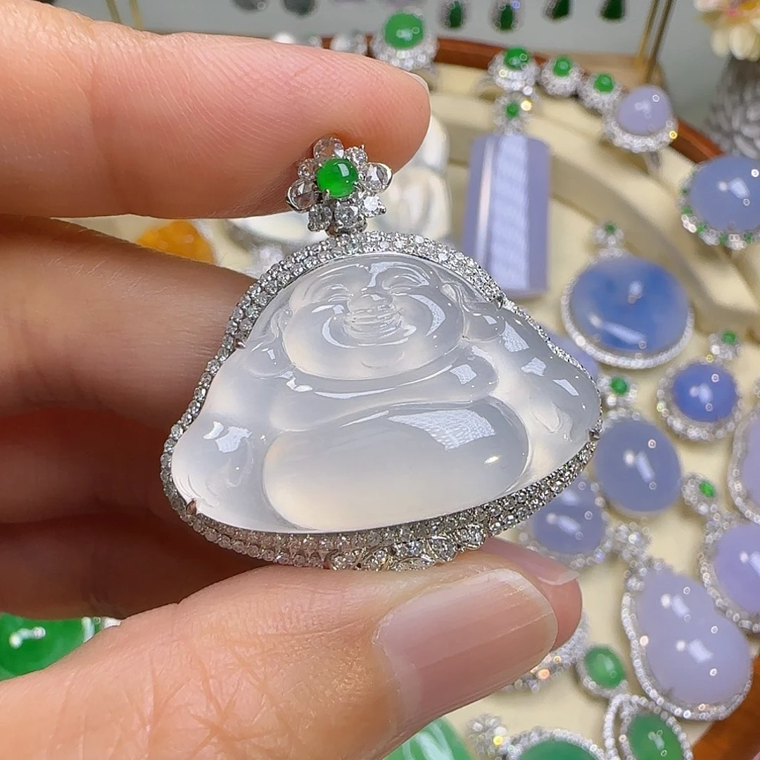 翡翠18K金镶嵌颈饰小****馆翡翠18K金镶嵌颈饰