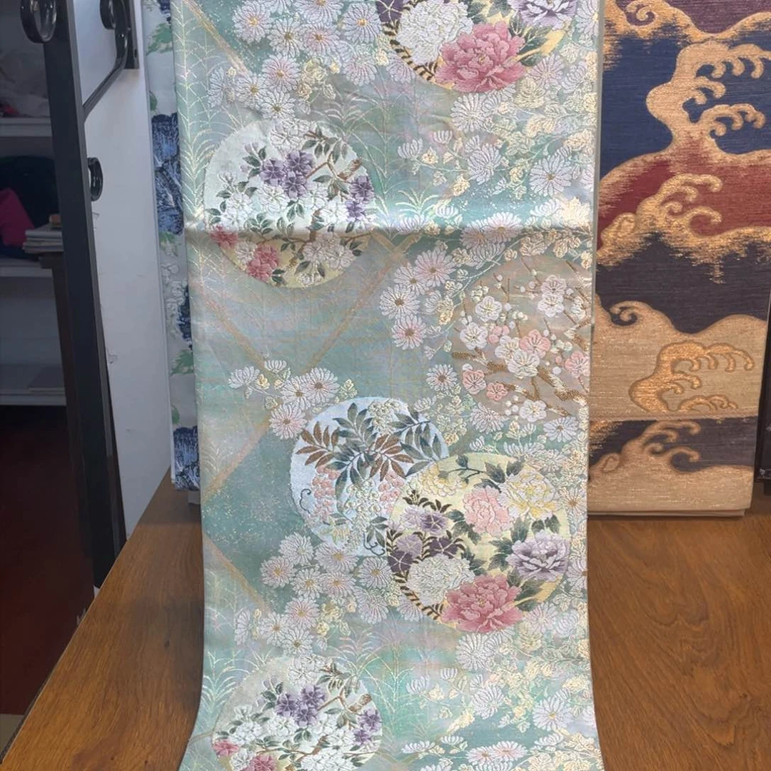 织绣渐变唐织团花