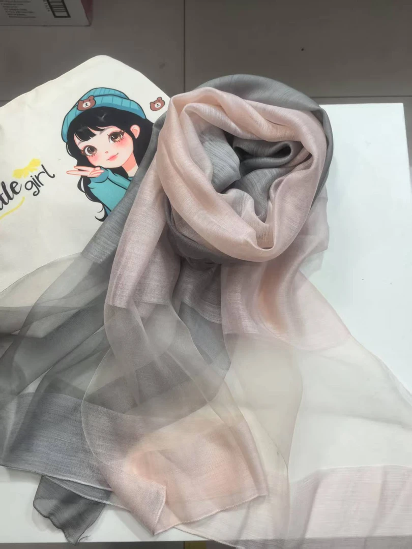 C209 微瑕 灰粉渐变桑蚕丝羊毛围巾丝巾披肩90*180