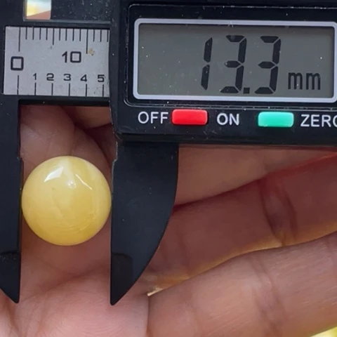 【闪购商品】未镶嵌蜜蜡裸石“****”53杂