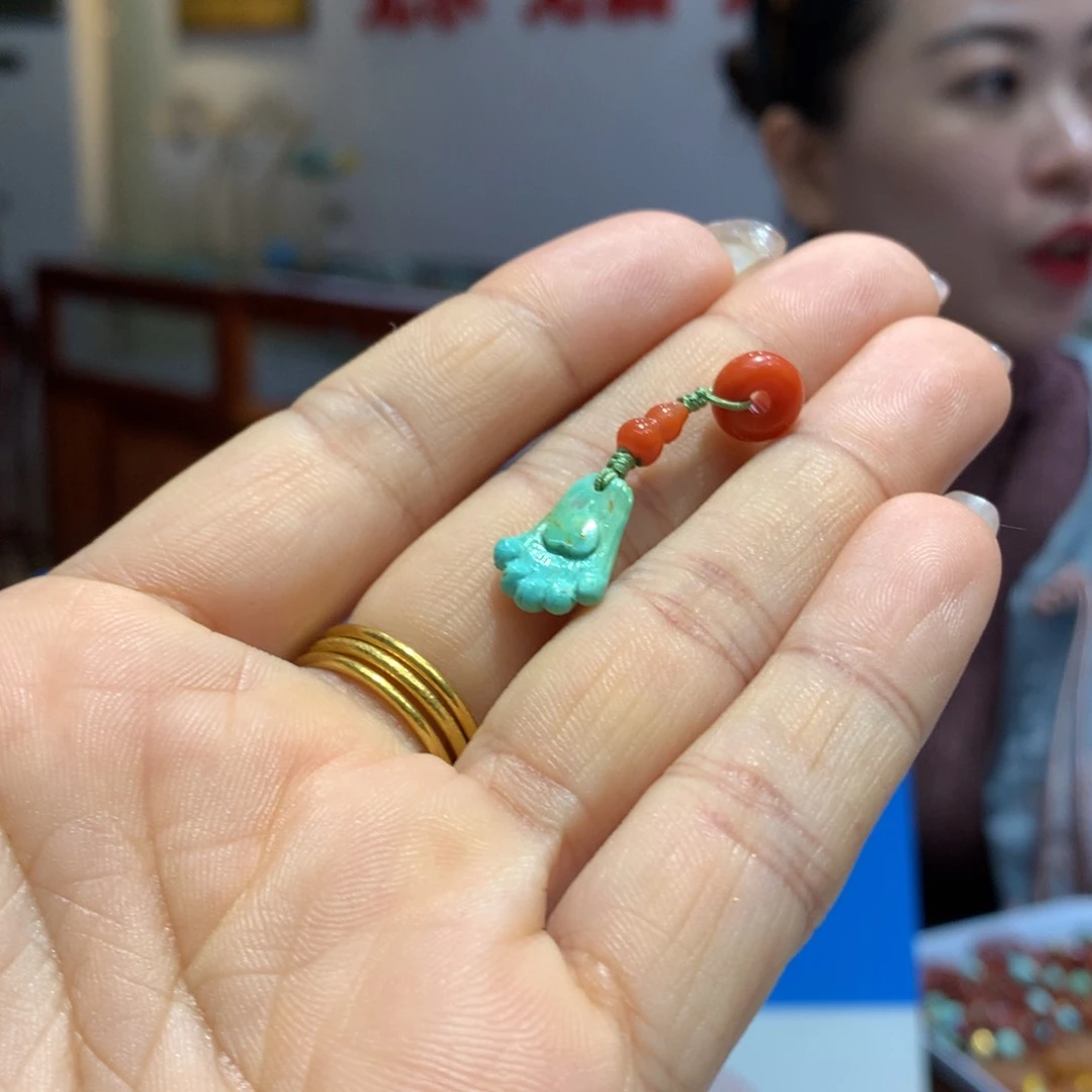 南红玛瑙配饰未镶嵌