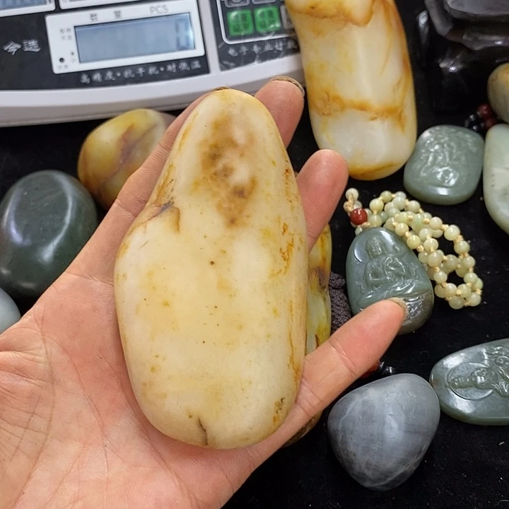 和田玉（糖玉）未镶嵌挂件