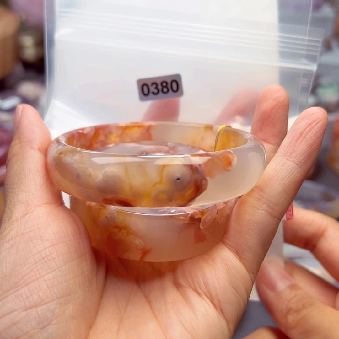 玛瑙/玉髓手镯未镶嵌德****姐