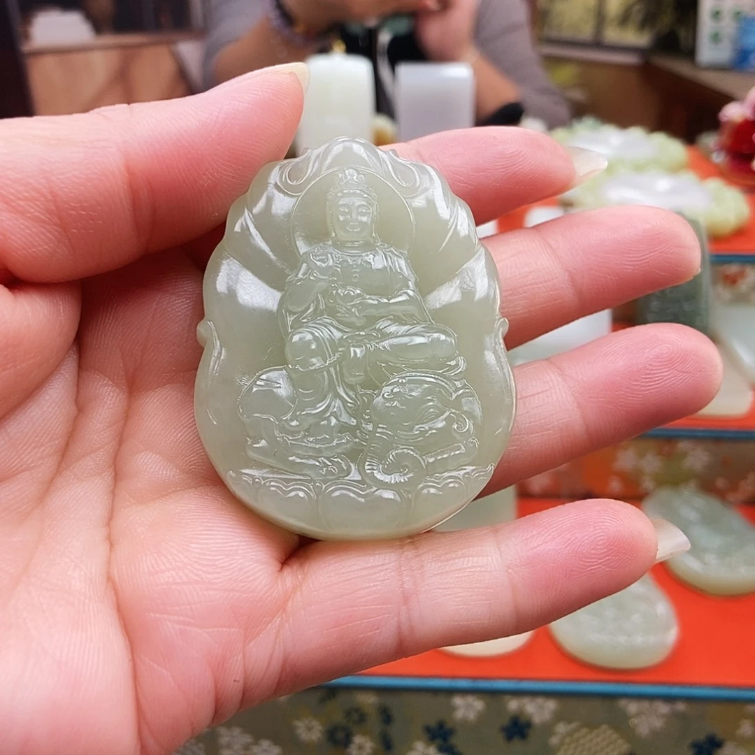 *****和田玉未镶嵌颈饰