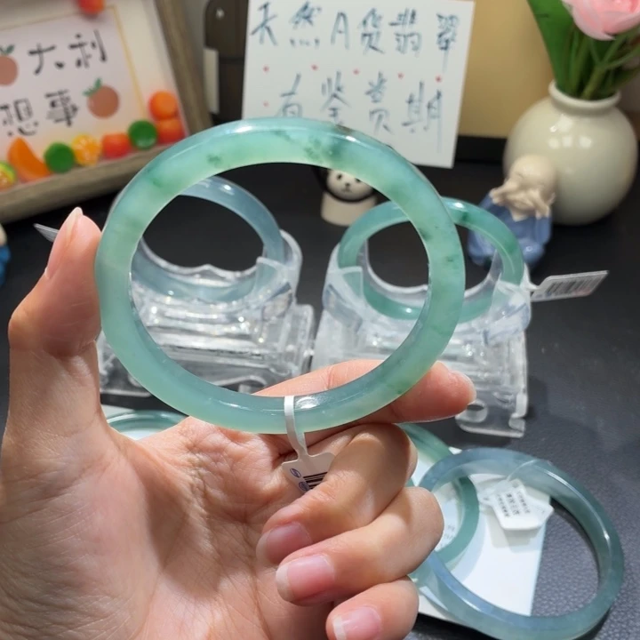 燕***子翡翠未镶嵌手镯冰飘花