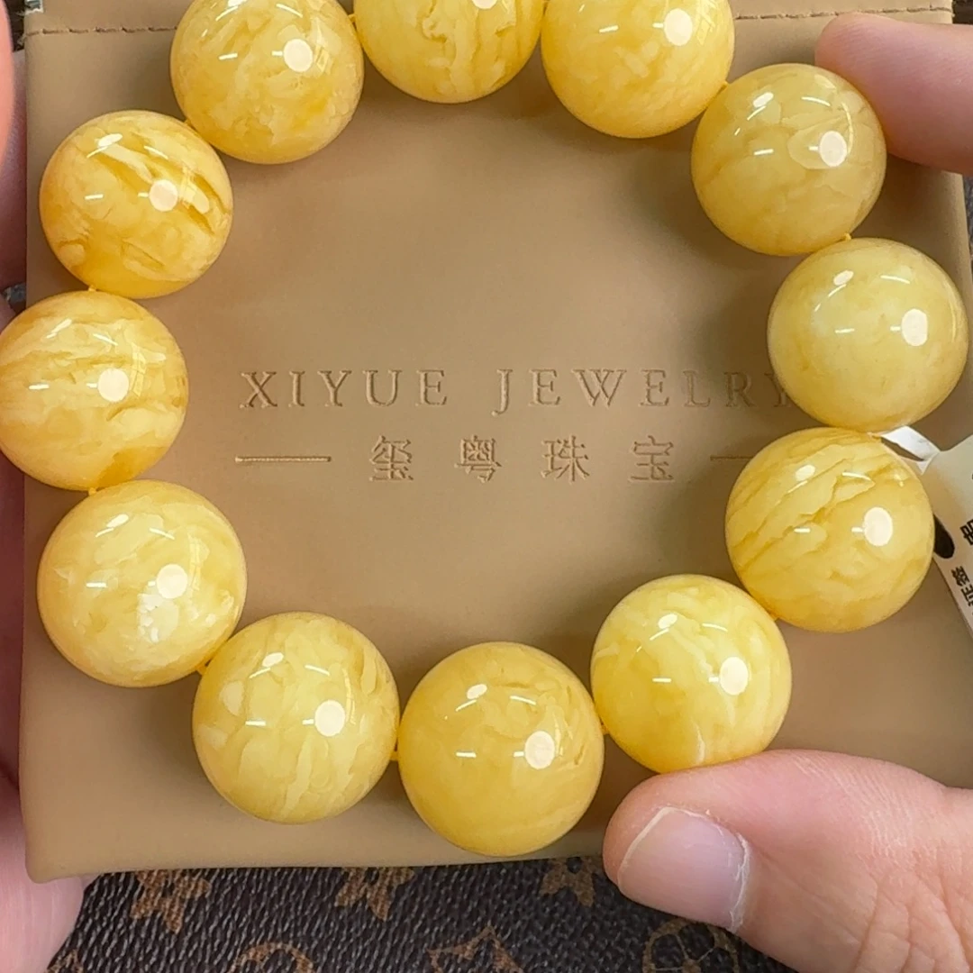 琥珀未镶嵌裸石0570000000