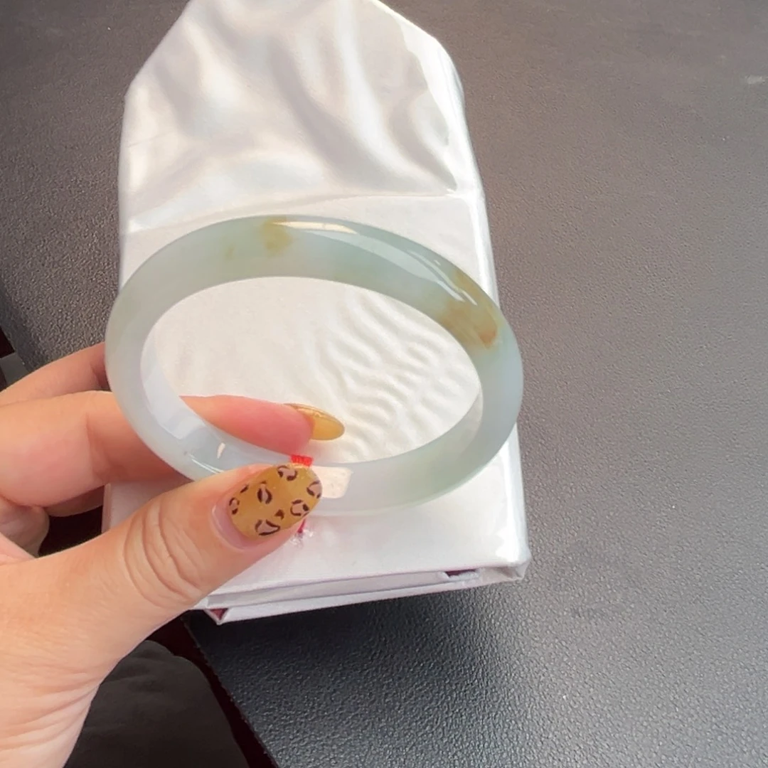 翡翠未镶嵌手镯55贵妃